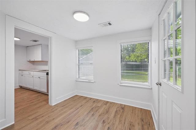 Building Photo - 906 E Houston St