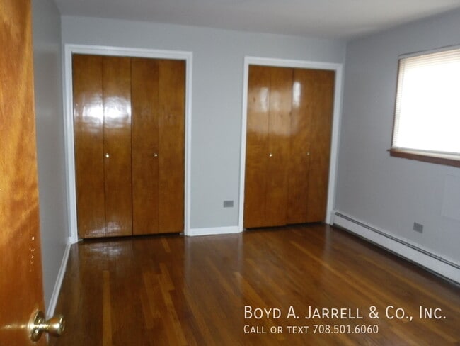 Building Photo - 8700 S Merrill Ave