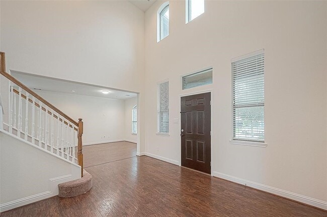 Building Photo - 4419 Matagorda Lakes Dr