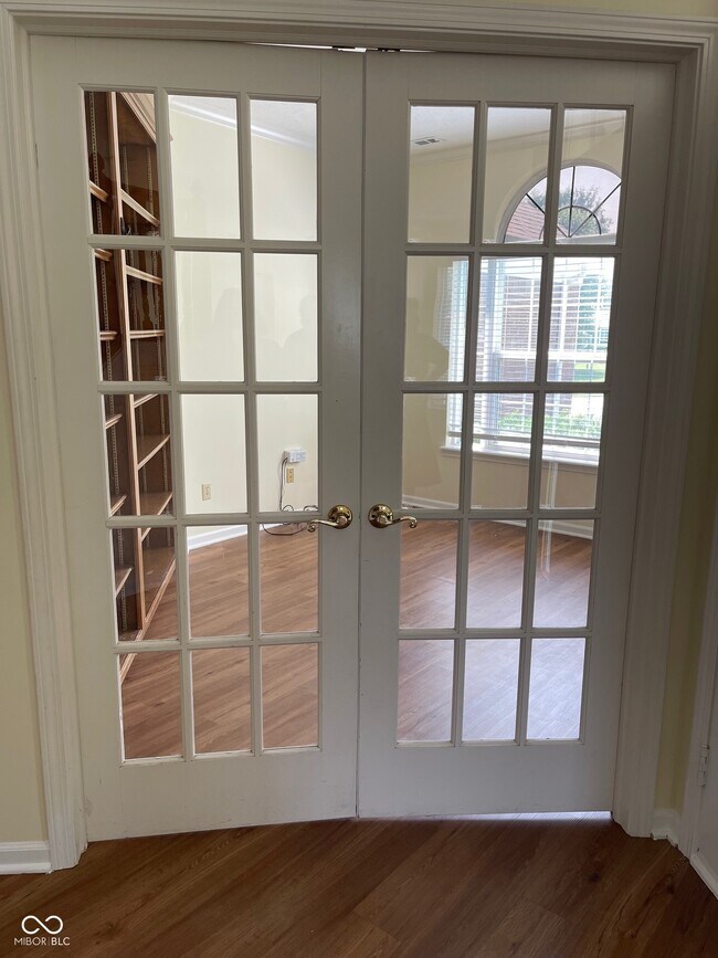 Foto del edificio - 5806 Tanager Ln