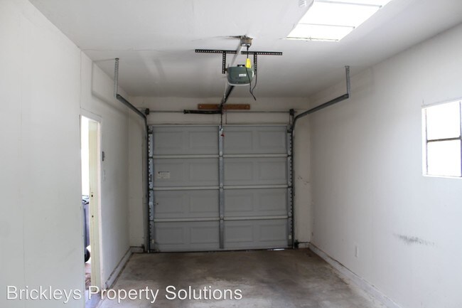 Building Photo - 2 br, 1 bath House - 820 Ortiz Drive NE