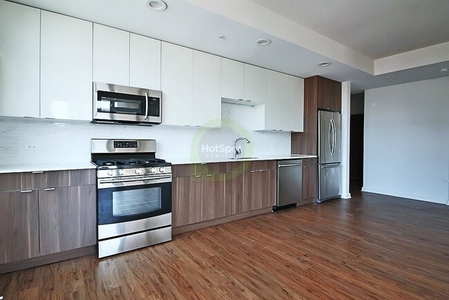 Photo - 688 N Wells St Apartment
