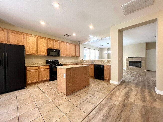 Foto del edificio - Beautiful 4-bedroom, 2.5-bathroom house