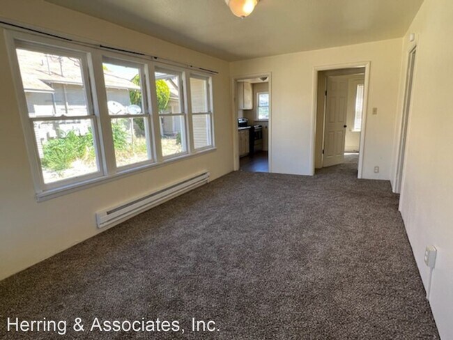 Building Photo - 2 br, 1 bath House - 337 S Chelan Ave