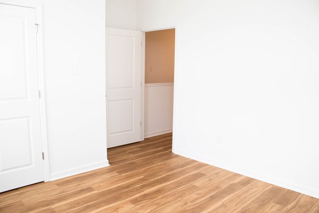 Magnolia.TH.Bedroom1.4.jpg - Magnolia Point Cottages & Townhomes