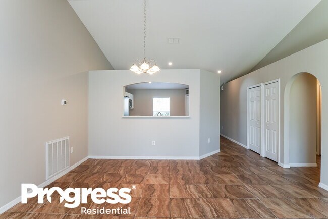 Building Photo - 907 Cannes Dr