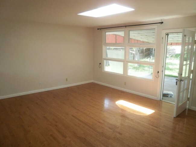 Building Photo - 421 Cuchara St