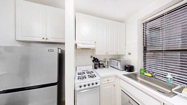 Foto del edificio - 317 E 75th St