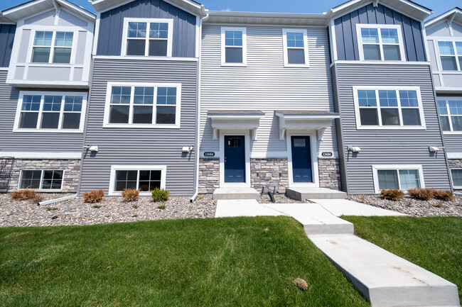 Building Photo - 13684 Marsh View Blvd