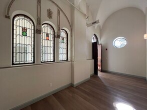 Building Photo - 160 Seabury St