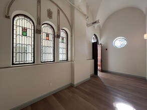 Building Photo - 160 Seabury St