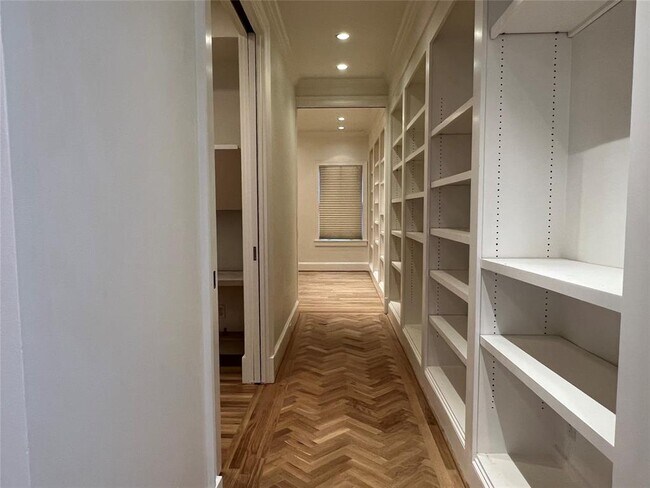 Foto del edificio - 1656 Kipling St