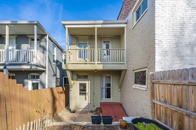 Foto del edificio - 12 E South St