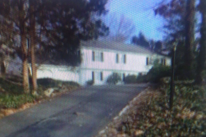 Curbside front view of property - 164 Five Field Rd