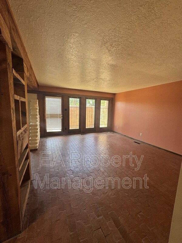 Foto del edificio - 921 Nashville Ave SW