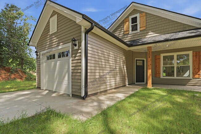 Foto del edificio - 209 Poplar Ln