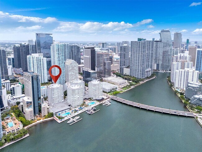 Foto del edificio - 999 Brickell Bay Dr