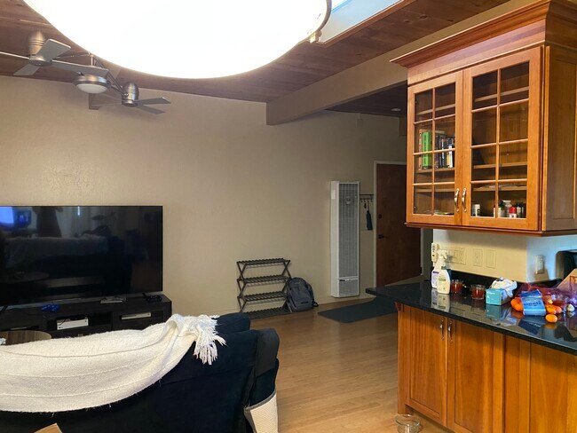 Foto del edificio - 285 Sea Ridge Rd