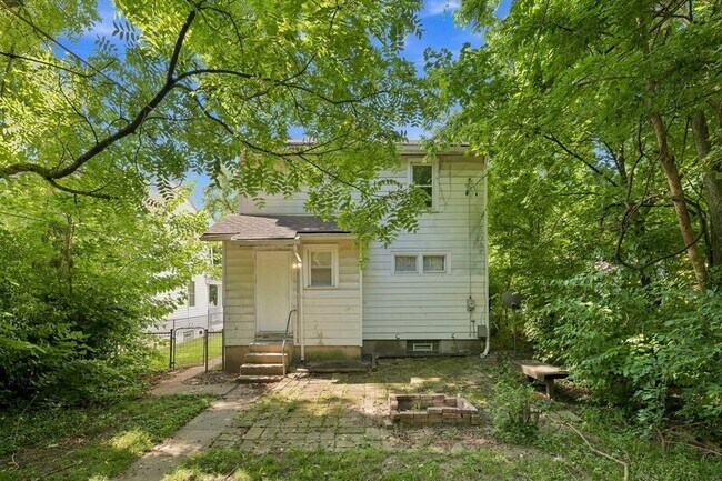 Building Photo - 147 W Hudson Ave