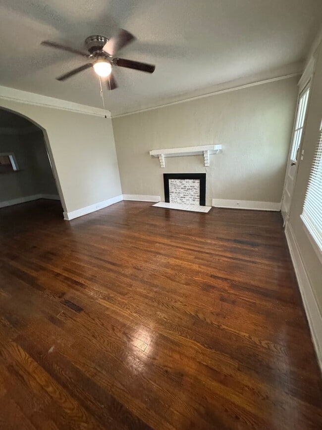 Building Photo - Quaint home in downtown Augusta Ready now!