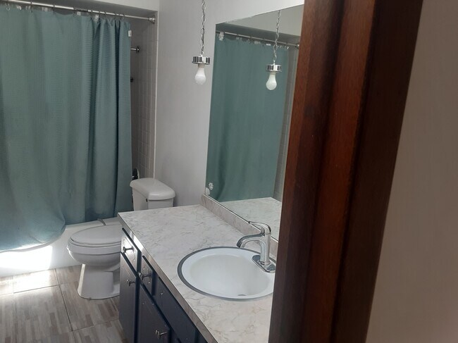 Foto del edificio - 6420 179th St
