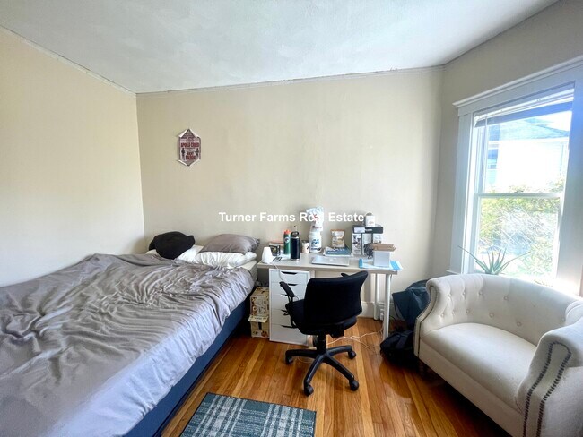 Foto del edificio - 110 College Ave
