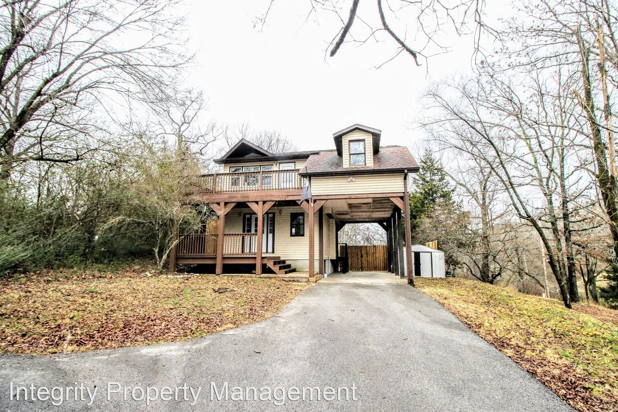 100 Oakridge Dr, Waynesville, MO 65583 House Rental in Waynesville