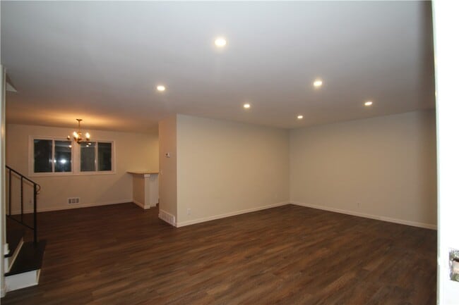 Building Photo - 34 Bright Oaks Dr