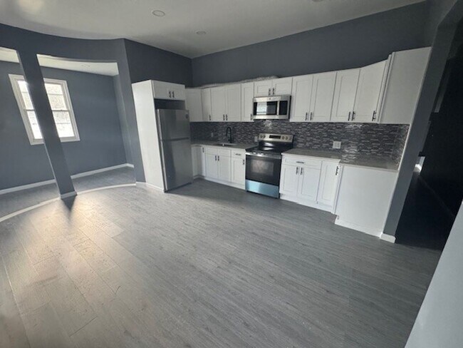 Foto del edificio - 116 E Ridge St