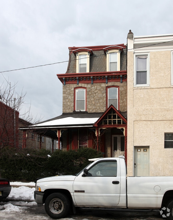 Building Photo - 30-32 N 40th St