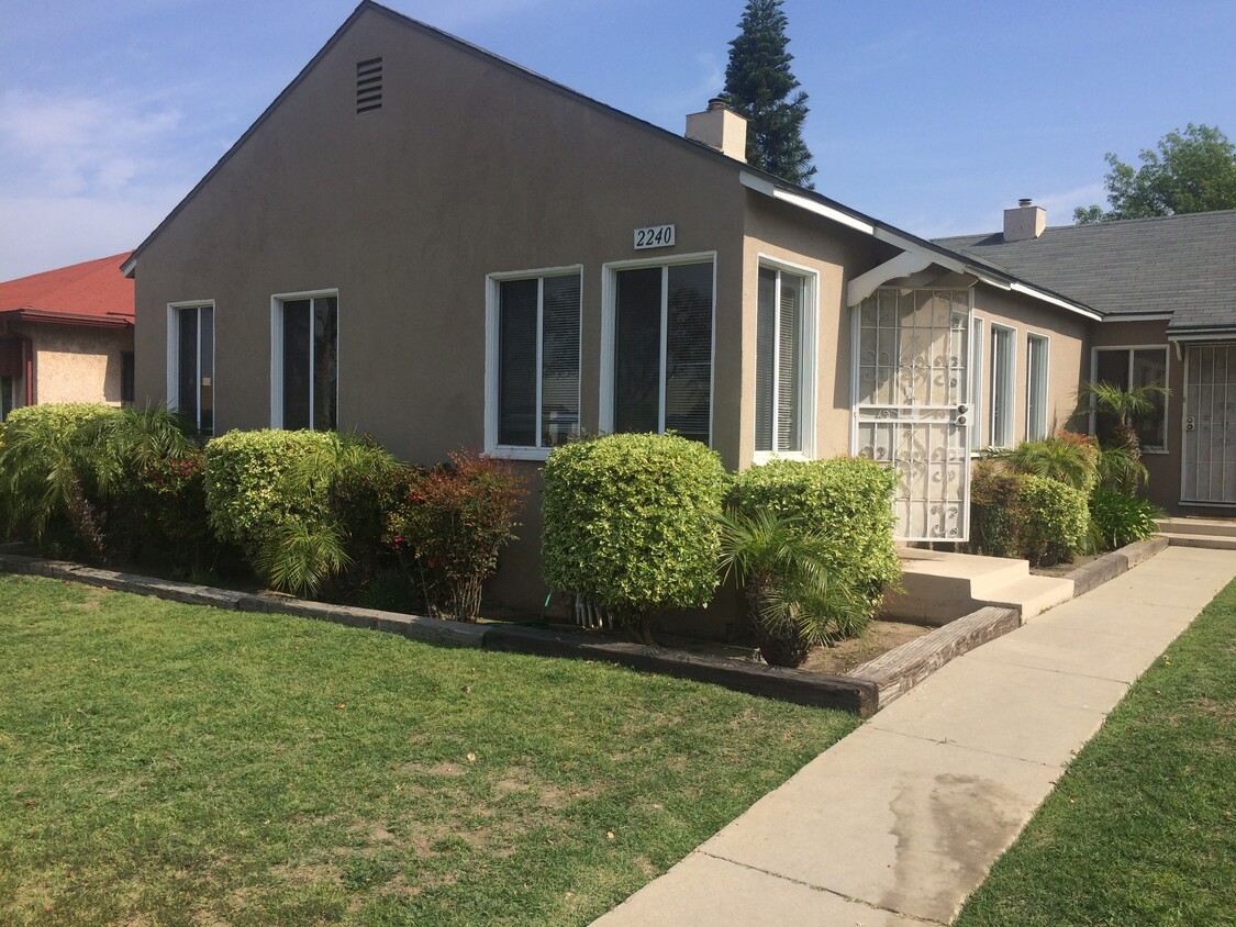 Primary Photo - 2240 Euclid Ave