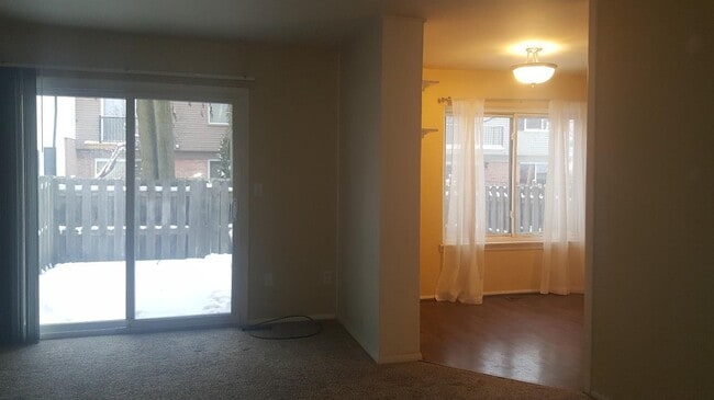 Building Photo - 3246 Bolgos Cir
