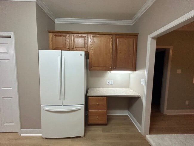 Building Photo - Freshly Renovated 2-Bed, 2-Bath Home