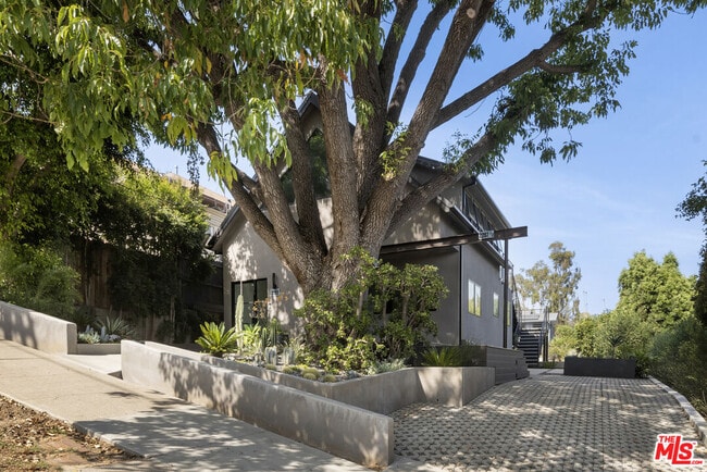 Building Photo - 2287 Baxter St