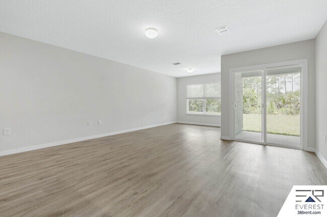 Building Photo - LIKE NEW 3/2/1 TOWNHOUSE IN DESIRABLE SEMINOLE WOODS