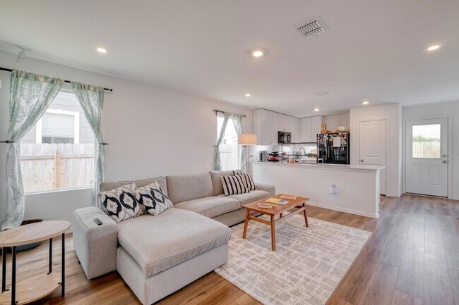 Foto del edificio - 2700 Schwartz Ln