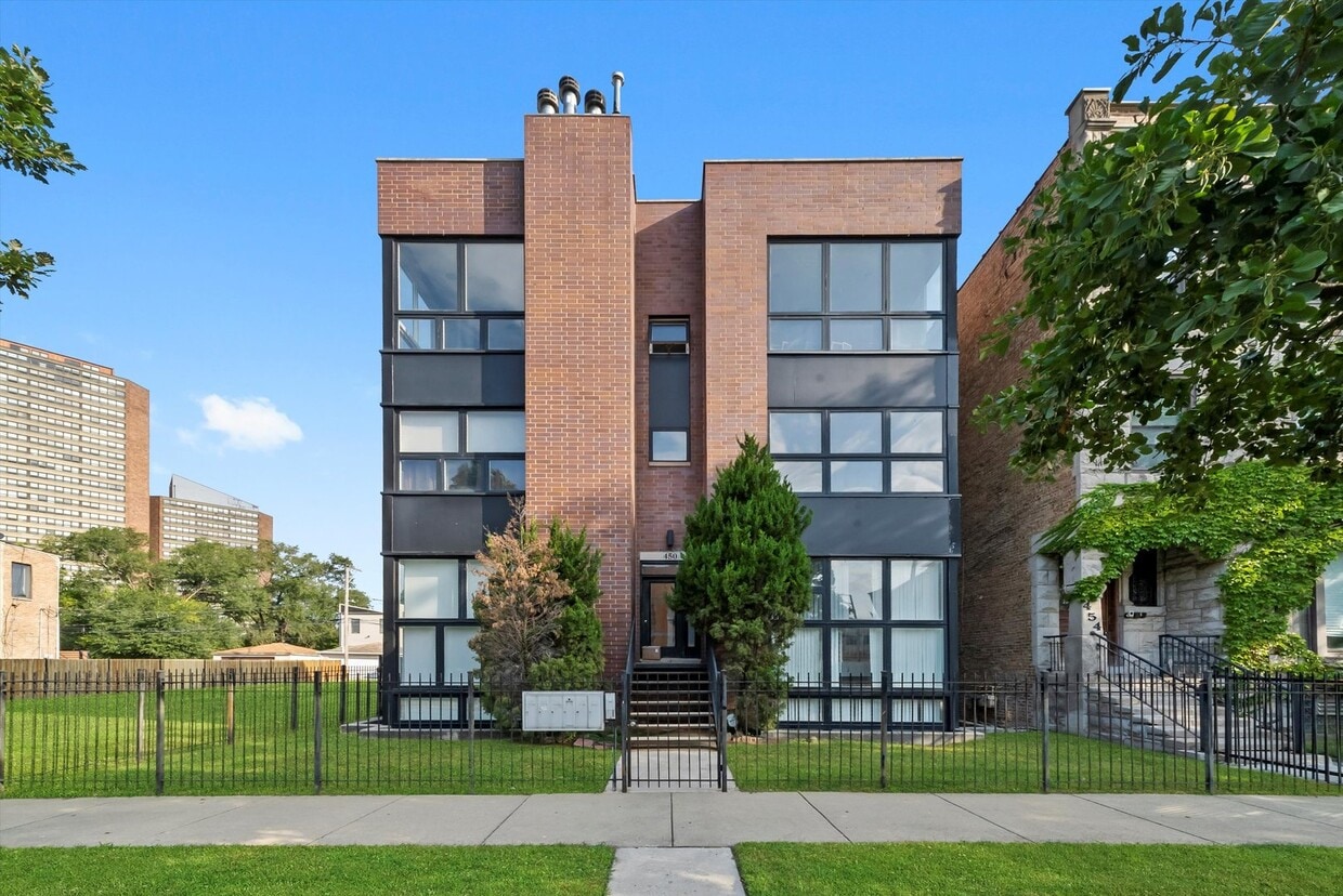 Foto principal - 450 E Bowen Ave