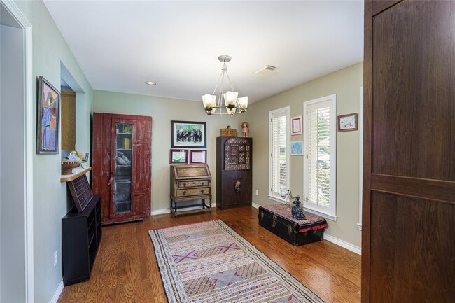 Building Photo - 10631 Del Monte Dr