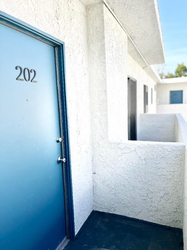 Foto del edificio - 7015 Whitsett Ave