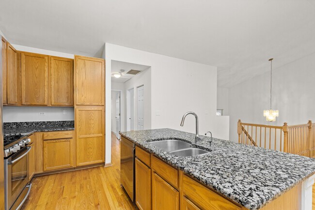 Building Photo - 2403 Madiera Ct