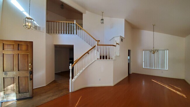 Building Photo - ( ( ( BEAUTIFUL 4 BEDROOM 3 BATH HOUSE!!! ...