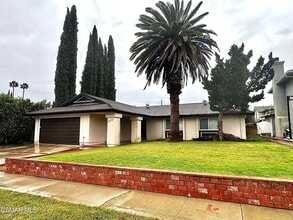 Building Photo - 2535 N Phyllis St