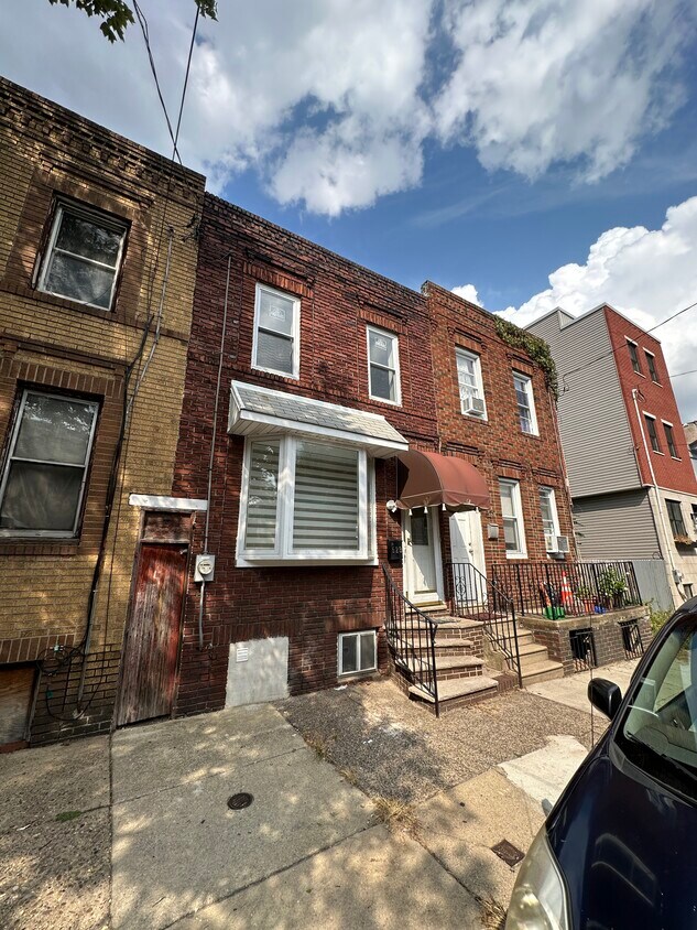 Primary Photo - 523 McKean St