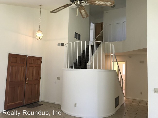 Foto del edificio - 593 Sandpiper Cir