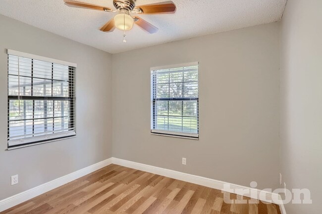 Building Photo - 12449 Blue Heron Way