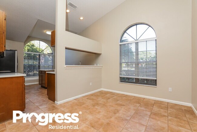 Building Photo - 1001 Pearson Dr