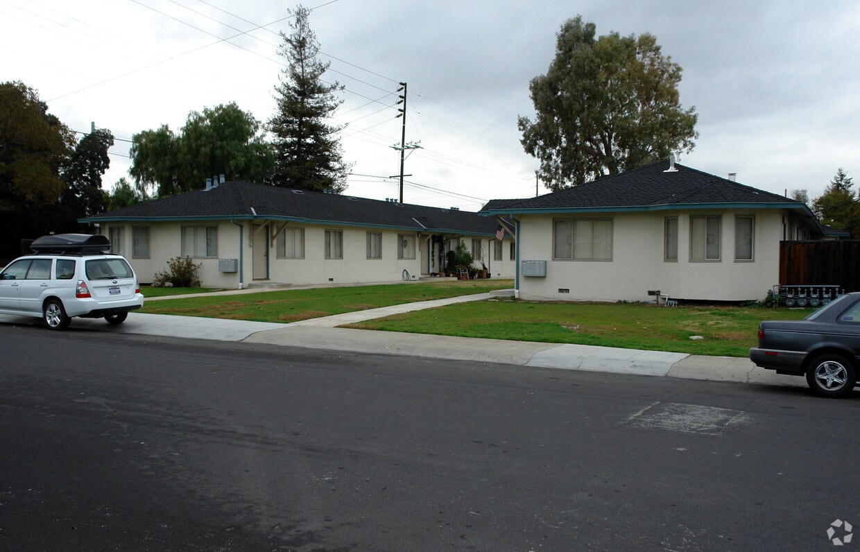 Primary Photo - 101-109 El Carmelo Avenue