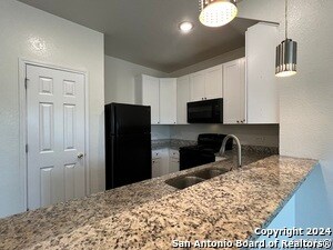 Foto del edificio - 6938 Crestway Rd