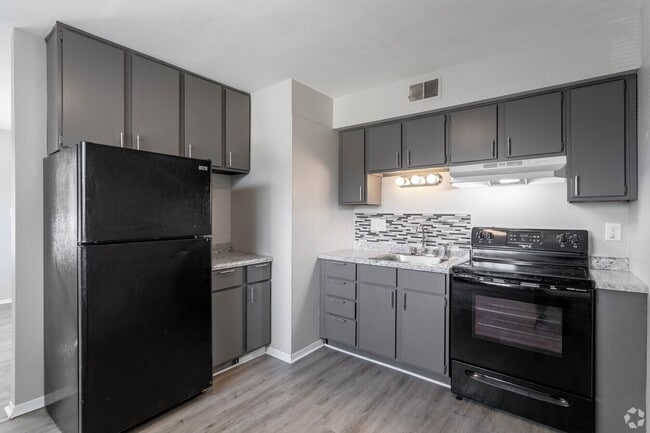 Building Photo - Pine Ridge Apartments