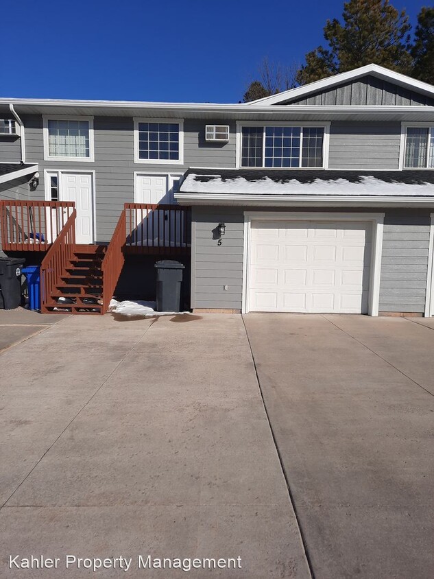 Primary Photo - 2 br, 2 bath House - 3850 Park Dr. #5